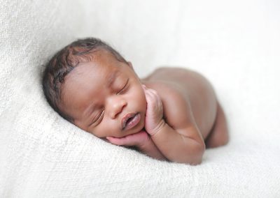 natural newborn posing